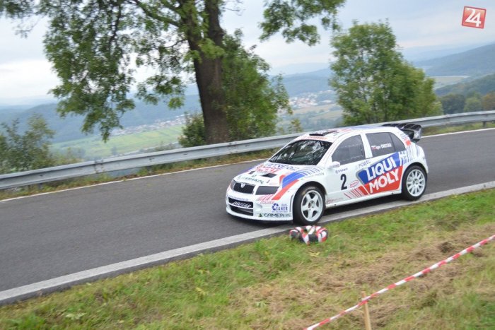 Ilustračný obrázok k článku Preteky automobilov do vrchu: Na Ostrej Lúke dominoval Béreš ml., celkovým šampiónom Drotár