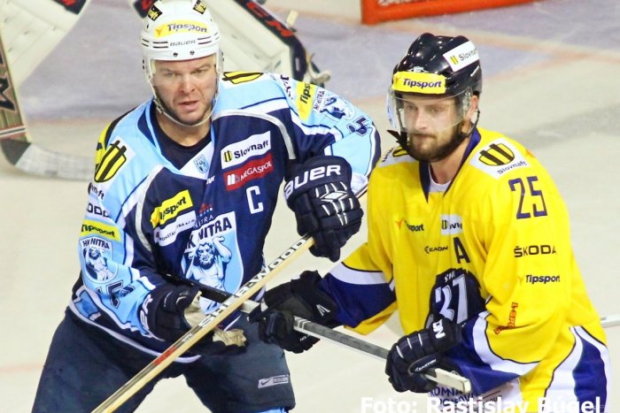 Ilustračný obrázok k článku Hokejisti vyhrávali o dva góly: S Piešťanmi rozhodli až nájazdy