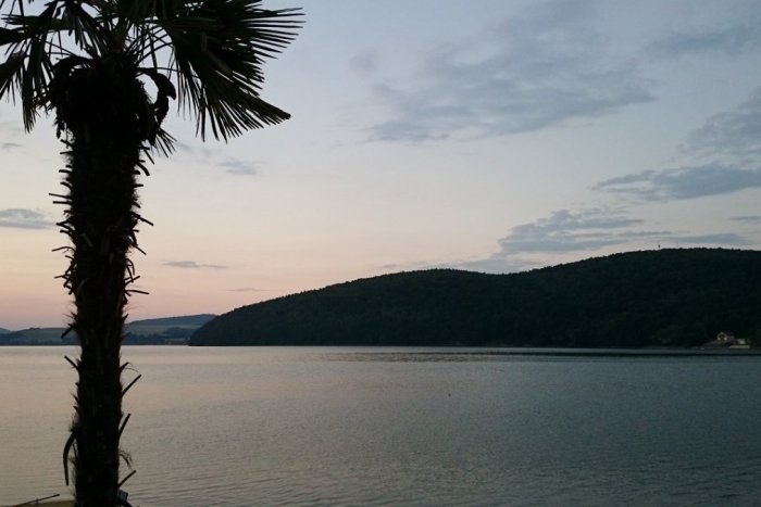 Ilustračný obrázok k článku Vodník, guľáš, hudba a šport zakončia letnú sezónu: Cez víkend uzavrú vody Domaše