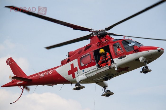 Ilustračný obrázok k článku Muža pri ceste čakal desivý pohľad: Medzi stromami objavil havarované auto, zasahovať musel vrtuľník!