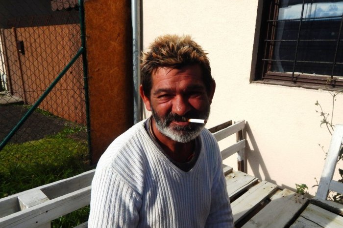 Ilustračný obrázok k článku Žiarski bezdomovci popíjajú nielen pri supermarketoch: TOTO sú ich ďalšie obľúbené fleky!