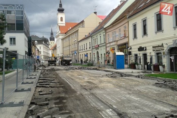 Ilustračný obrázok k článku Pešia zóna v meste sa rozšíri: Hviezdoslavova bude patriť chodcom a cyklistom