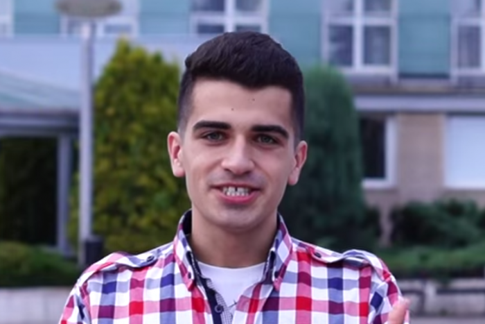 Ilustračný obrázok k článku Keď sa ľadová výzva prevedie netradične... Mladý východniar novú mániu poňal vskutku svojsky! VIDEO