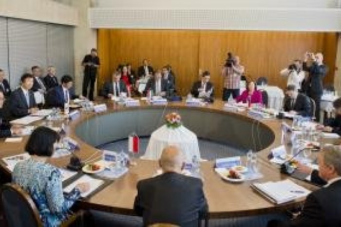 Ilustračný obrázok k článku Zástupcovia V4 a Japonska podpísali v hlavnom meste memorandum o vedeckej spolupráci