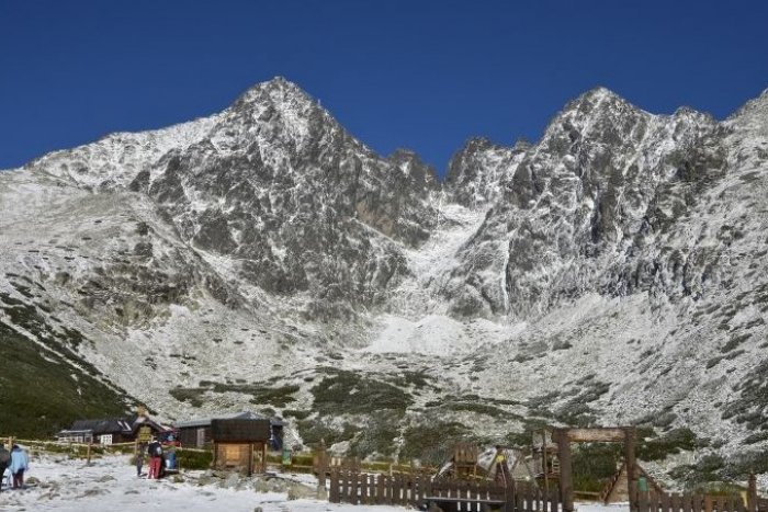 Ilustračný obrázok k článku A je to tu: Vo Vysokých Tatrách napadol prvý sneh, pozrite si to!