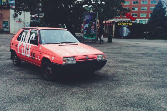 Ilustračný obrázok k článku Ružové favoritky: Viete, čo spôsobilo inváziu týchto retro vozidiel?