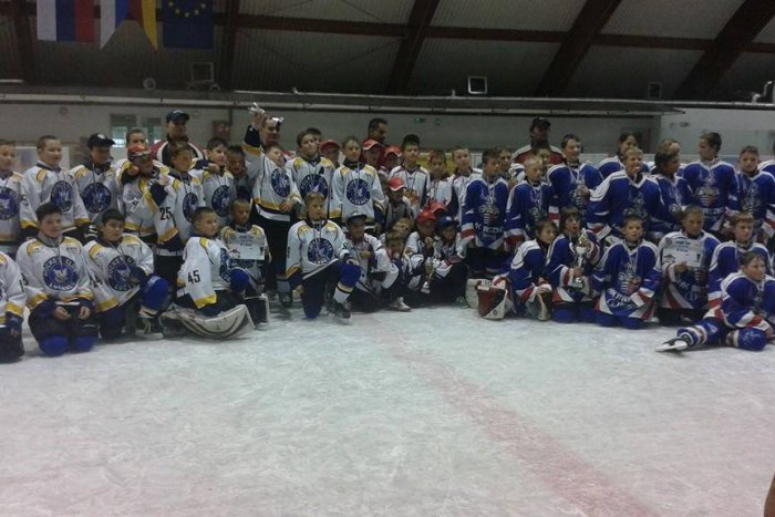 Ilustračný obrázok k článku Lučenecká hokejová mládež: Žiaci dostávali lekcie z prvej ligy, piataci v detvianskej prestrelke remizovali