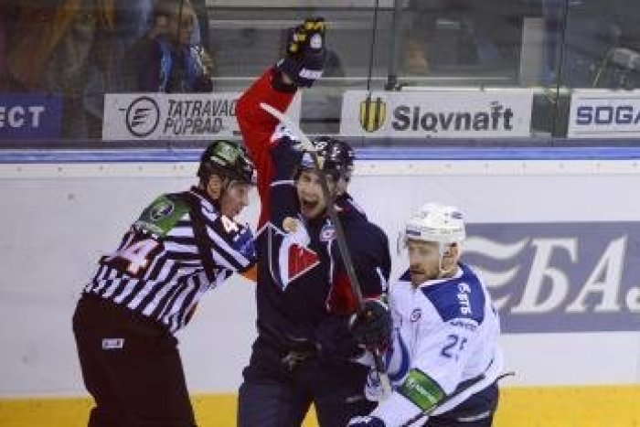 Ilustračný obrázok k článku Bývalý obranca Slovana Mojžíš bude hrať za Pardubice, zatiaľ len dočasne