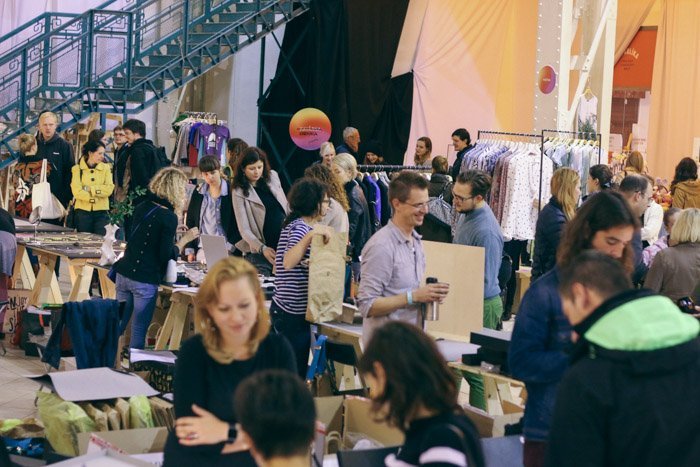 Ilustračný obrázok k článku Stará Tržnica žije: Predviesť sa prišli českí dizajnéri, dajte im šancu. Neoľutujete!