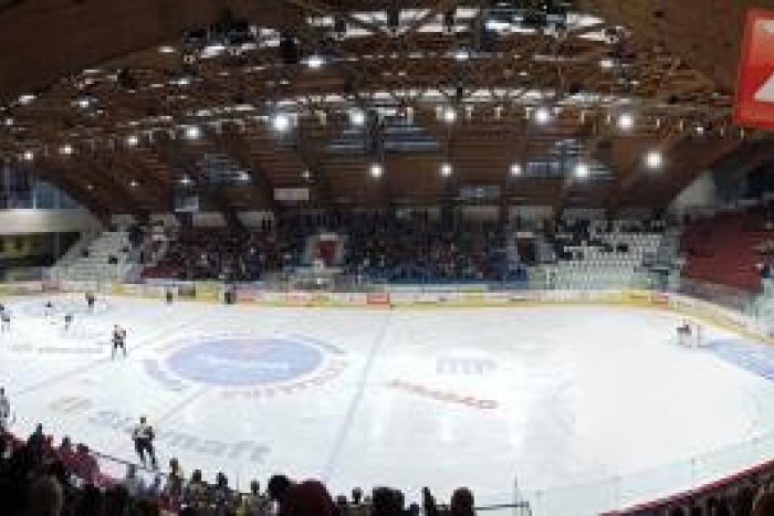 Ilustračný obrázok k článku Bystrickí hokejisti naposledy na breznianskom ľade: Stretnutie s Martinom sa rozhodlo až v predĺžení