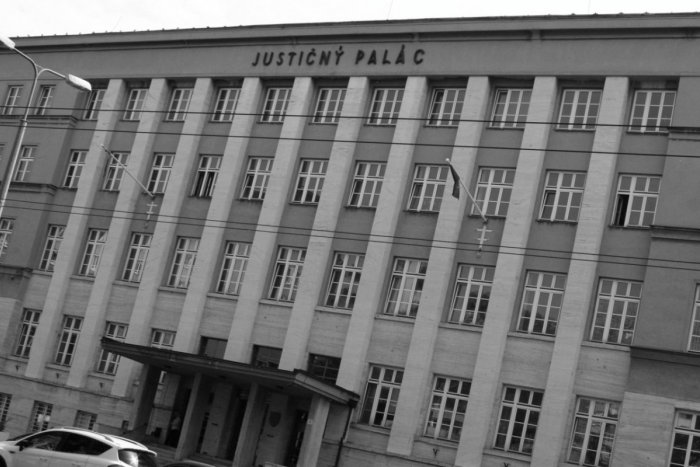 Ilustračný obrázok k článku V kauze utýranej Lucky Luknárovej dnes verdikt nepadol