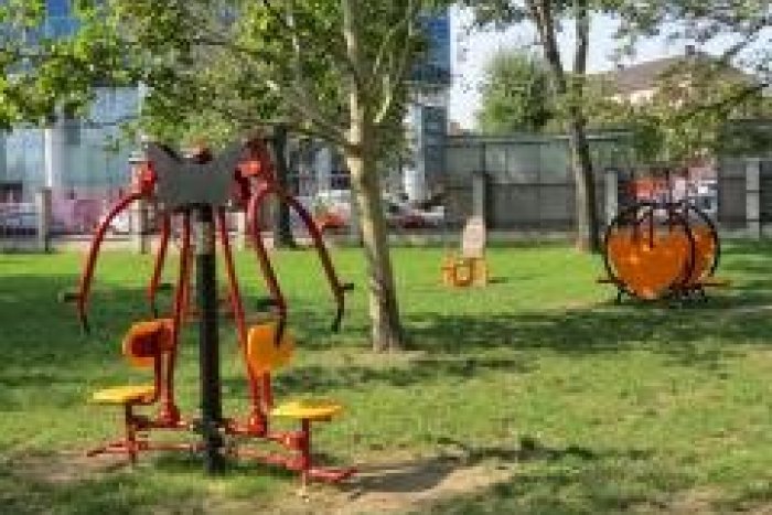 Ilustračný obrázok k článku Cvičenie pre seniorov: Na Kuchajde pribudlo prírodné fitnes centrum