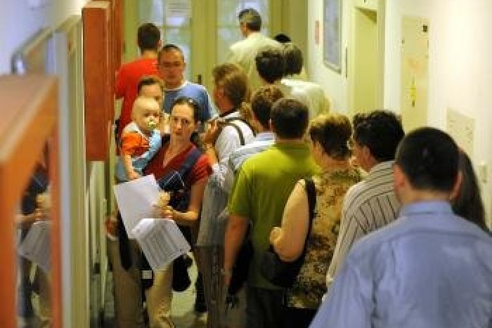 Ilustračný obrázok k článku Cudzinecká polícia rozširuje stránkové hodiny a dni