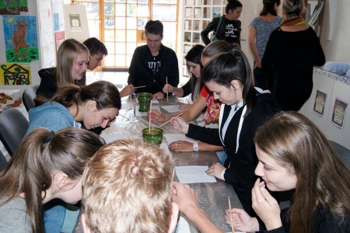 Ilustračný obrázok k článku Živé múzeum: Tento raz si návštevníci mohli vyskúšať modrotlač