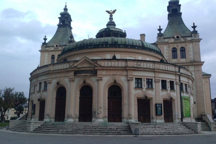 Ilustračný obrázok k článku Novinka v Spišskom divadle: Tešiť sa môžeme na premiéru ďalšej hry v spištine