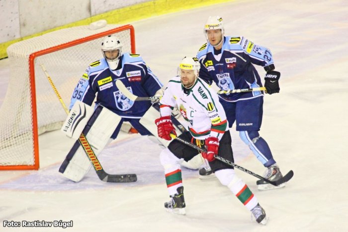 Ilustračný obrázok k článku Nitra prehrala aj s poslednou Skalicou: Podľa Kmeča je tím v hernom kŕči!