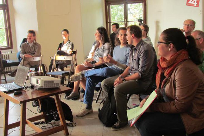 Ilustračný obrázok k článku Aktívni Bystričania získali priestor na realizáciu: Na sídlisku budú diskutovať zástupcovia komunít