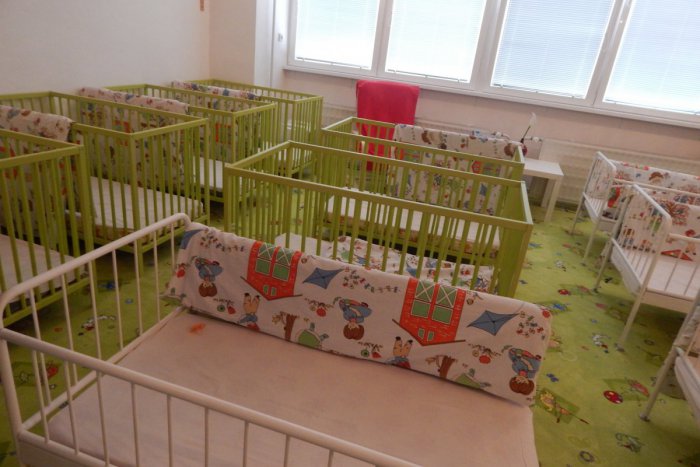 Ilustračný obrázok k článku Miesta v žiarskych jasliach idú na dračku: Mamičky si chodia podať žiadosť aj cestou z pôrodnice!