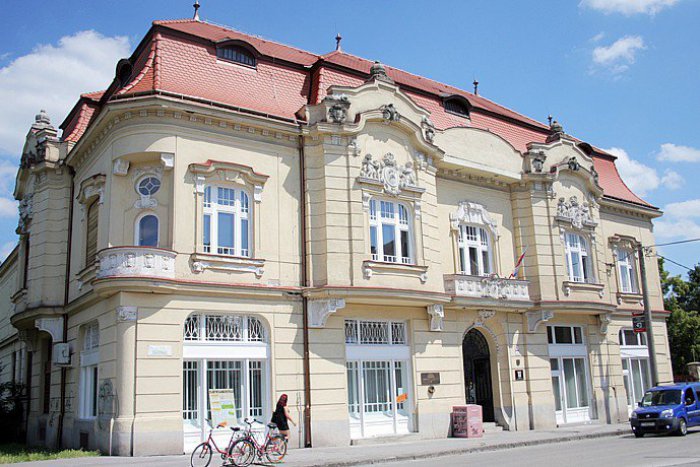 Ilustračný obrázok k článku Zrušenie internátu a rekonštrukcia knižnice: Čo čaká na schválenie krajského zastupiteľstva?