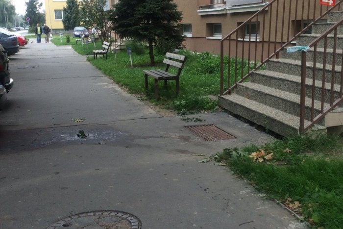 Ilustračný obrázok k článku Pod oknami bytovky ležalo mŕtve telo ženy