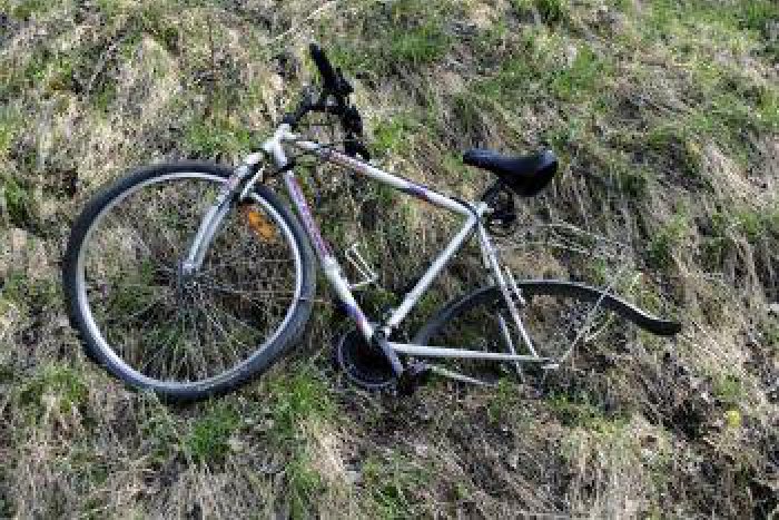 Ilustračný obrázok k článku Vidieť a byť videný je životne dôležité: Čo je povinný dodržiavať chodec a cyklista