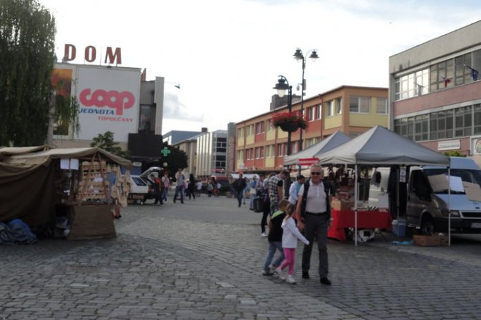 Ilustračný obrázok k článku Sezóna hodov a jarmokov je za nami: KOĽKO si mesto akciami zarobilo?