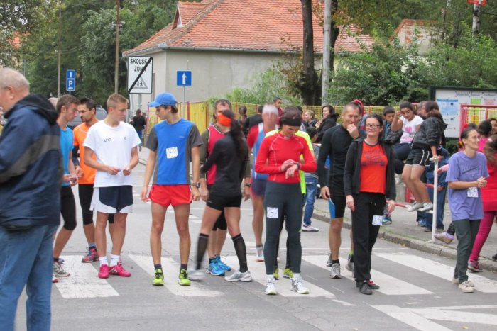Ilustračný obrázok k článku Už čoskoro sa poriadne zapotia: Blíži sa jubilejný ročník Večerného behu Zlatými Moravcami