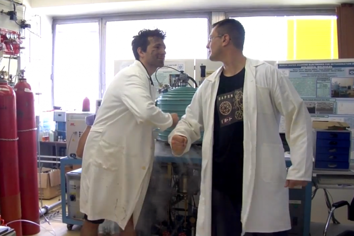 Ilustračný obrázok k článku Nebuď bábovka: Takéto promovideo pripravila Slovenská technická univerzita