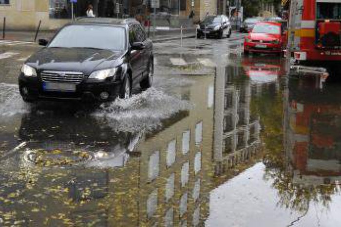 Ilustračný obrázok k článku Boj proti veľkej vode v Žiline už má jasné kontúry: Toto nariadili ministrovi!