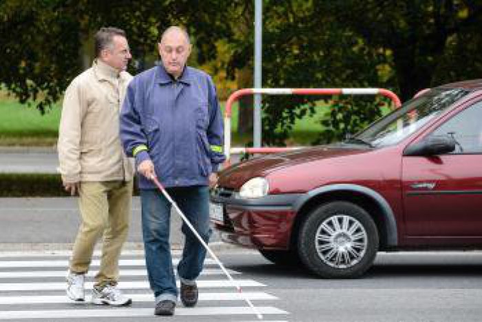 Ilustračný obrázok k článku Policajné hliadky v blízkosti priechodov: Koná sa Deň bielej palice