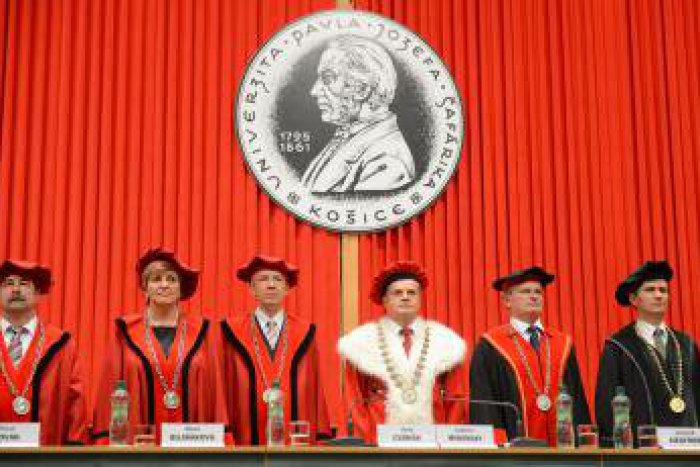 Ilustračný obrázok k článku Ostro sledovaná Lekárska fakulta pred vážnym rozhodnutím: Kto bude novým dekanom?