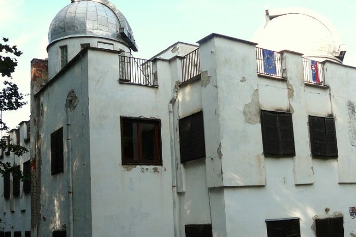 Ilustračný obrázok k článku Hvezdáreň v Michalovciach čaká poriadna obnova: Čoho všetkého sa dotkne plánovaná rekonštrukcia?