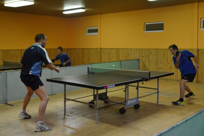 Ilustračný obrázok k článku Stolní tenisti Bieleho Potoka si po Krivej brúsia zuby na Námestovo