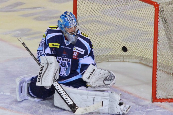 Ilustračný obrázok k článku Hokejový klub vystužuje brankársky post: Do Nitry sa vracia Michal Valent