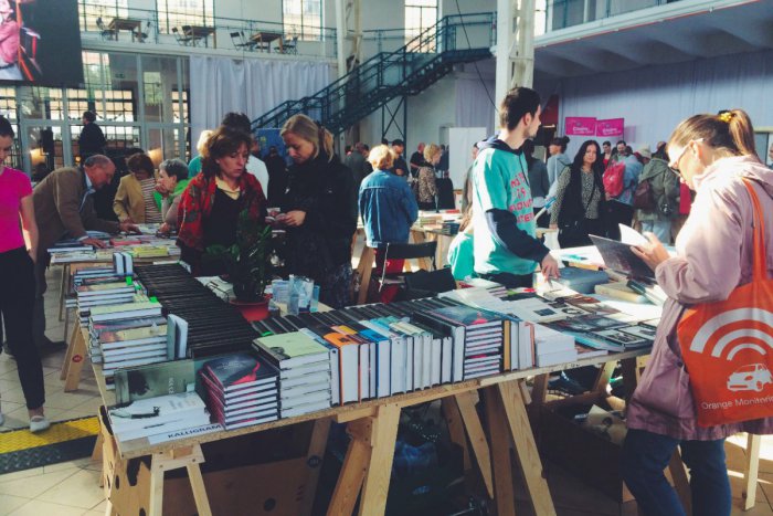 Ilustračný obrázok k článku Zažite knihy naživo! Stará tržnica tento víkend žije literatúrou