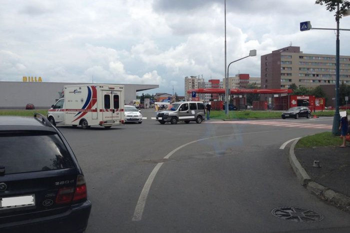 Ilustračný obrázok k článku Zrazil chodca, odviezol ho do nemocnice a odišiel: Polícia hľadá svedkov nehody