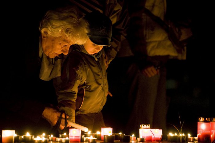 Ilustračný obrázok k článku Najkrajšie bolo u nás na Dušičky v roku 2009: Toľkoto stupňov namerali v Kamenici