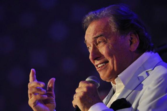 Ilustračný obrázok k článku VYHODNOTENIE: Božský Kája už onedlho v Brezne. Kto vyhral posledné voľné lístky na koncert?