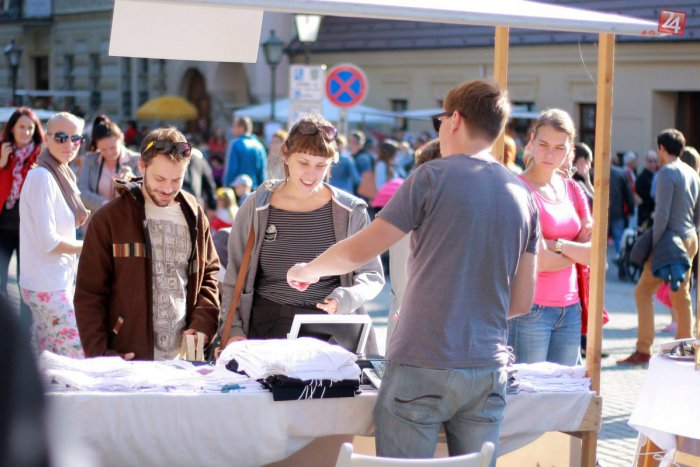 Ilustračný obrázok k článku Jesenná pohoda na Kapitulskej: Pozrite sa ako to vyzeralo na Trnavskom rínku
