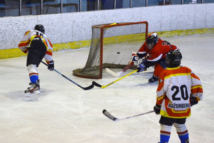 Ilustračný obrázok k článku Hokejový víkend: Seniori dosiahli ďalšie víťazstvo, porazili doma Lučenec