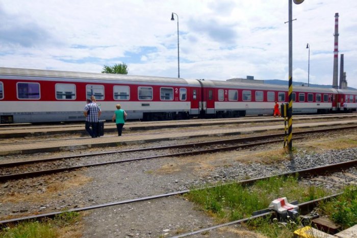 Ilustračný obrázok k článku Deti dostali naozaj sprostý nápad, žiaľ ho aj zrealizovali: Tomuto čelil vlak pri Nitre!