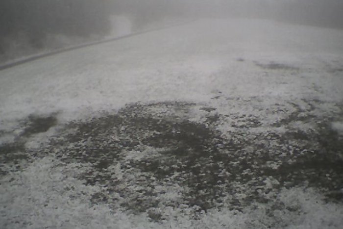 Ilustračný obrázok k článku Prvé snehové vločky v tomto roku: Štadión je už biely!