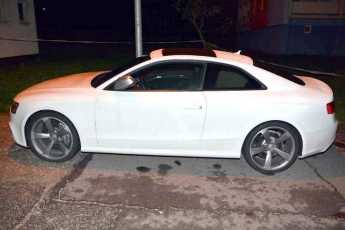 Ilustračný obrázok k článku Policajtov upozornil anonymný hovor: Miša (35) načapali priamo pri krádeži luxusnej audiny