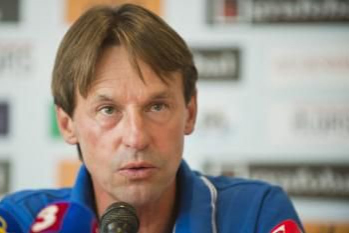 Ilustračný obrázok k článku Nanajvýš nezvládnutý duel: Tréner Straka kritizuje organizátorov