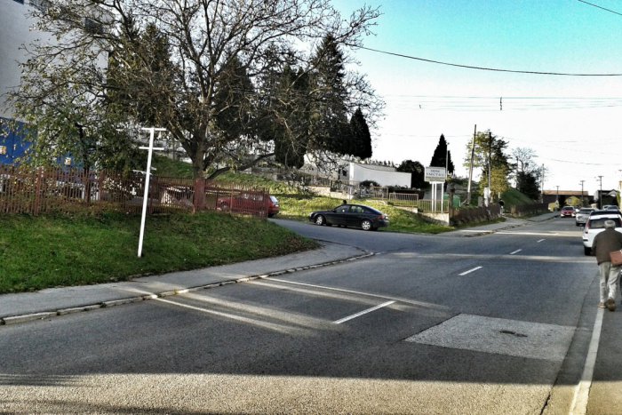 Ilustračný obrázok k článku Na mestskom cintoríne v Humennom začali s opravou poškodených vojnových hrobov