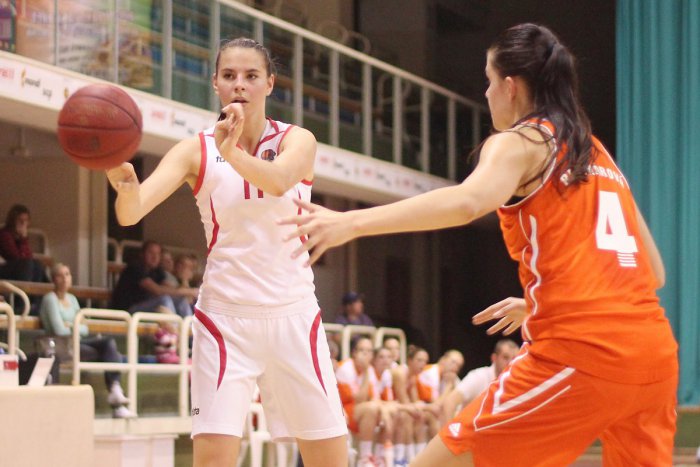 Ilustračný obrázok k článku Bystrickí basketbalisti v akcii: Proti súperom ťahali za kratší koniec ženy aj muži