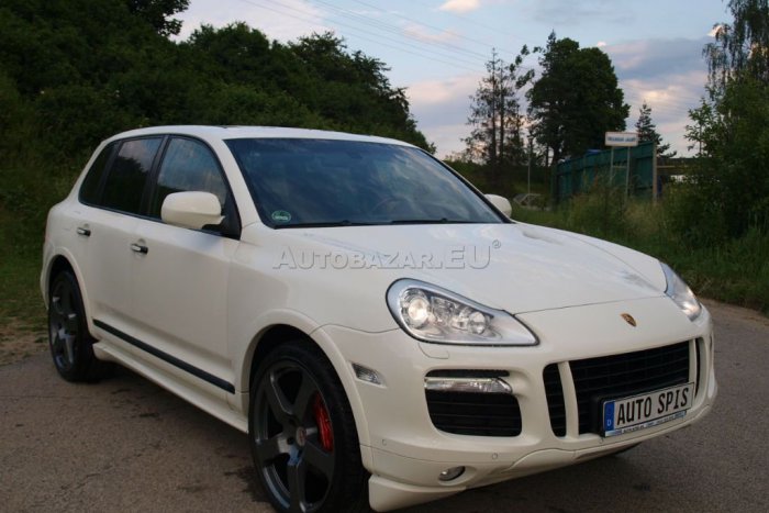 Ilustračný obrázok k článku Zmiznuté autá v Spišskej: Nešťastný majiteľ autobazáru ponúka odmenu 10 000 €!