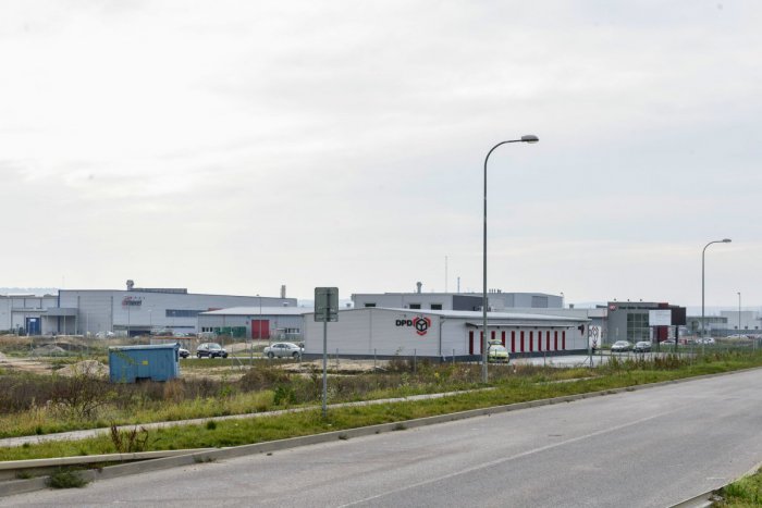 Ilustračný obrázok k článku Konečne sa dočkali: Priemyselný park Nitra – Sever napoja na R1