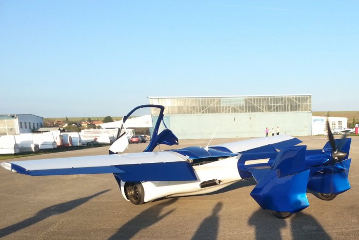 Ilustračný obrázok k článku Nitrania pobláznili celý svet: TOTO lietajúce auto je budúcnosťou dopravy!