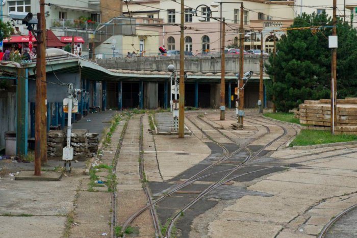 Ilustračný obrázok k článku Električky na Hlavnú stanicu aj do Dúbravky sa vrátia ešte pred voľbami. Pribudne tiež nová linka